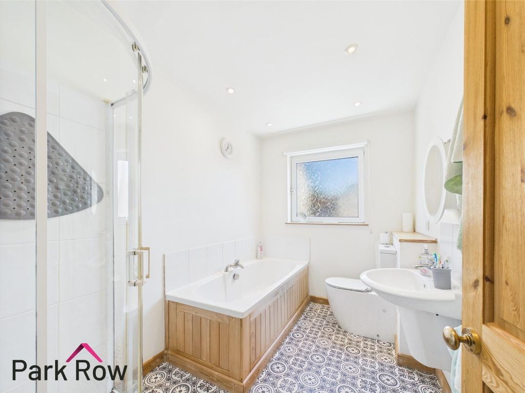 Property photo 3 of 18 Family Bathroom