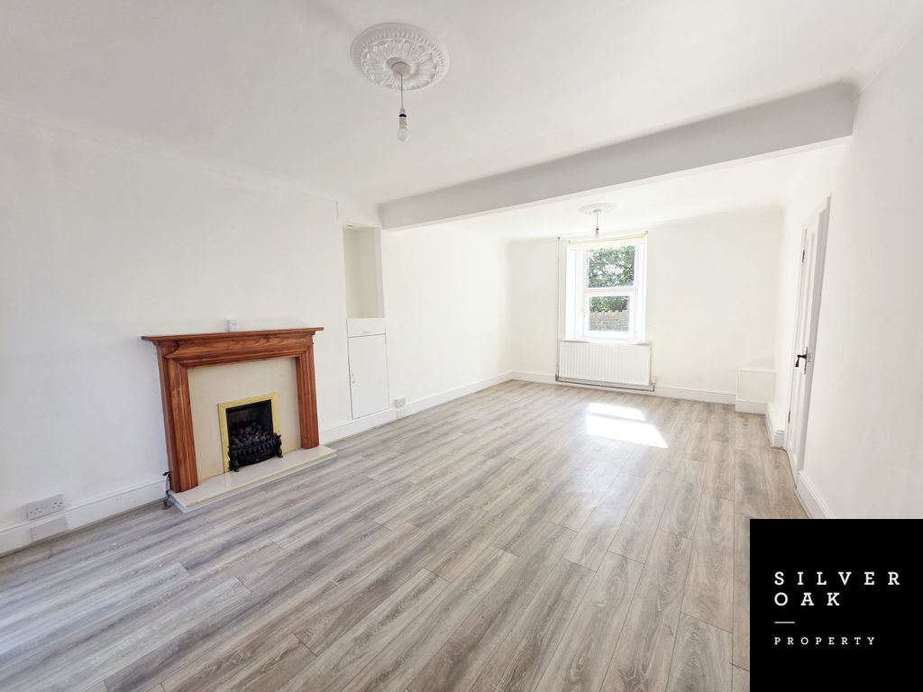 Property photo 2 of 10 2