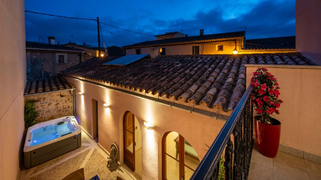 Property photo 3 of 23 76368 4.Jpg