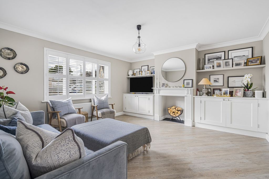 Property photo 2 of 29