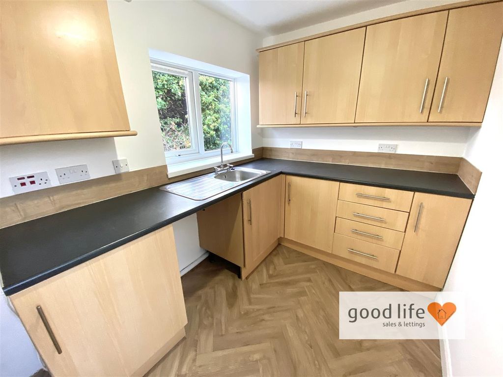 Property photo 3 of 16 20251107_124647476_Ios26Landsdown.Jpg