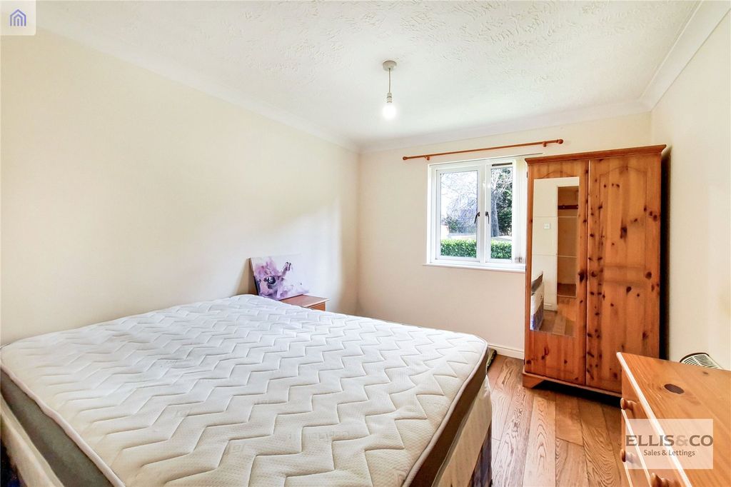 Property photo 3 of 12 Picture No. 16