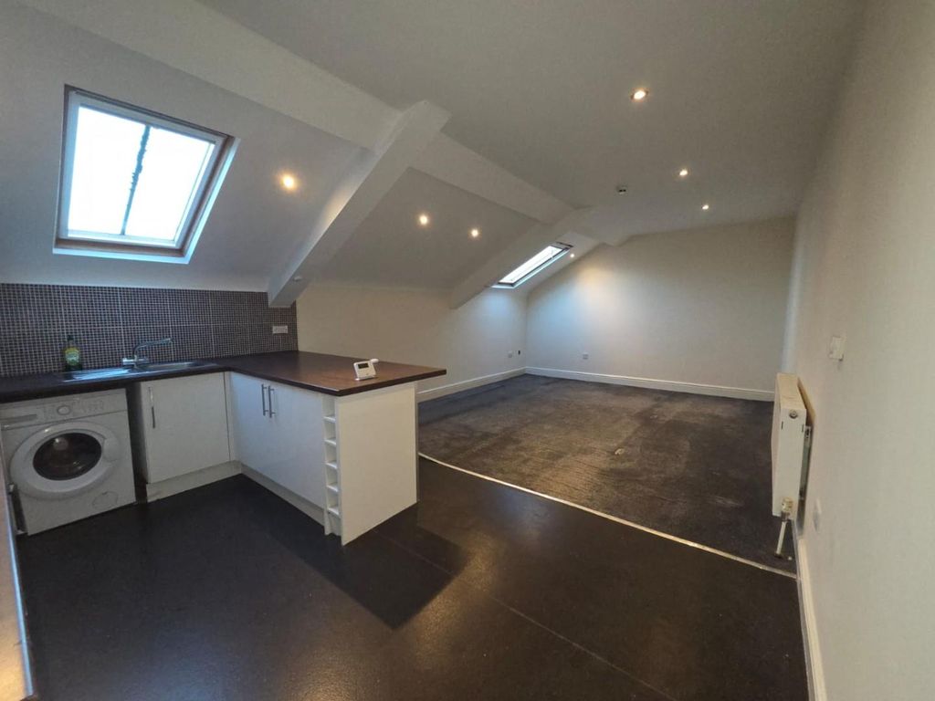 Property photo 1 of 5 Kitchen .Jpg