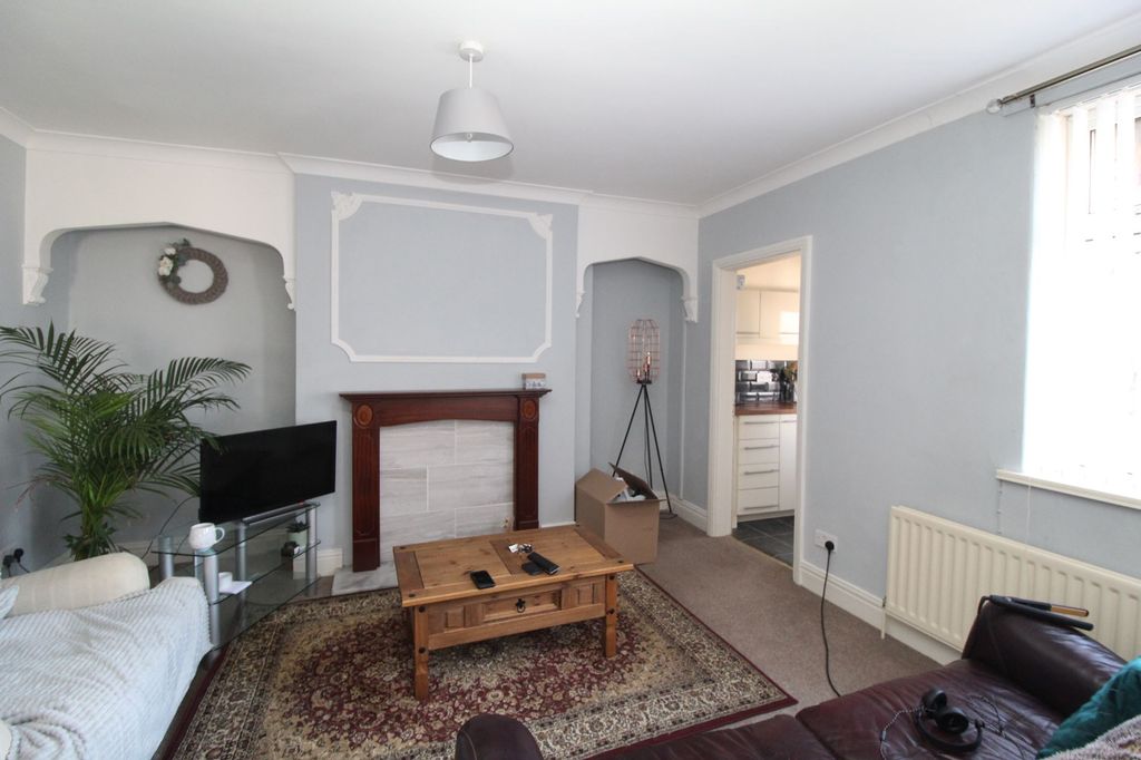 Property photo 2 of 8