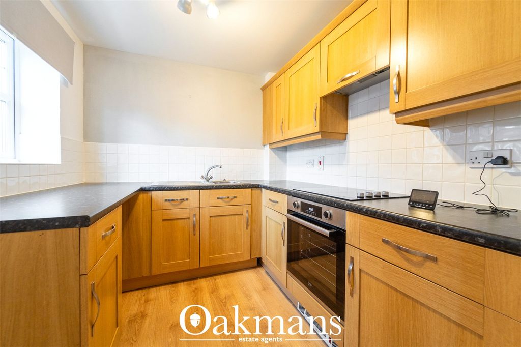 Property photo 2 of 9 Picture No. 12