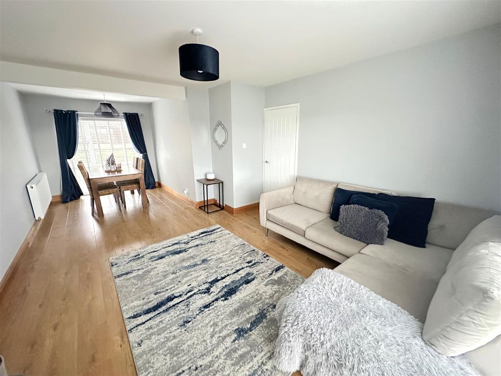 Property photo 3 of 28 Dining Lounge