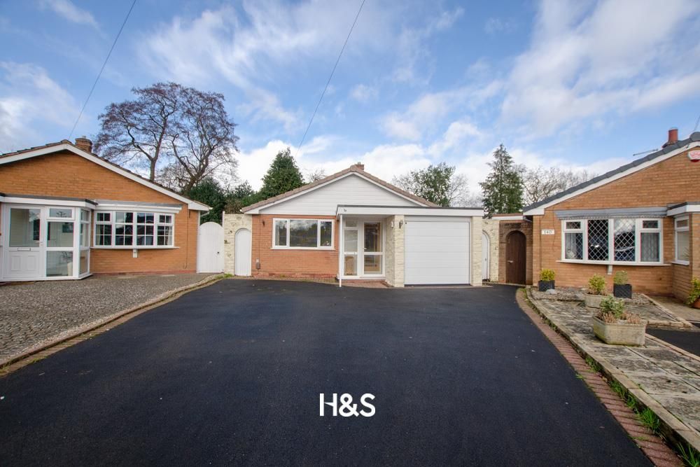 Property photo 1 of 10 39 Moorlands Close - Front2.Jpg
