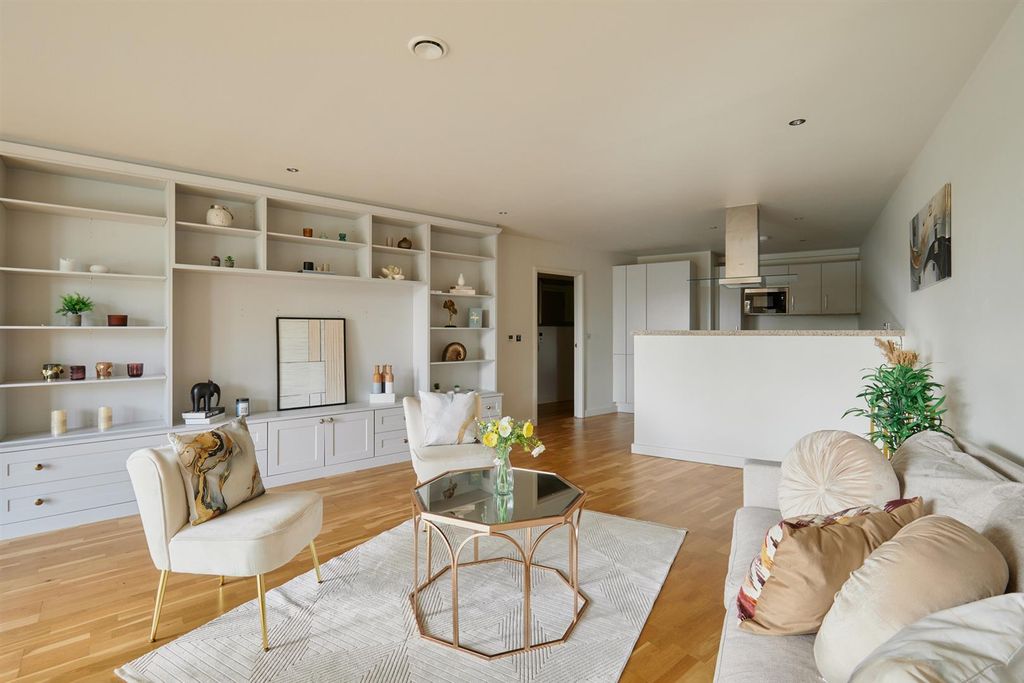 Property photo 2 of 16 2V1A7366_Hdr.Jpg