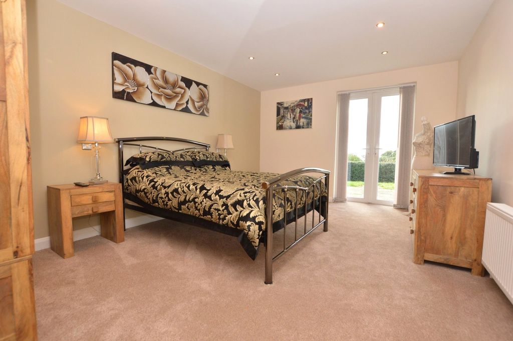 Property photo 3 of 14 Picture No. 14