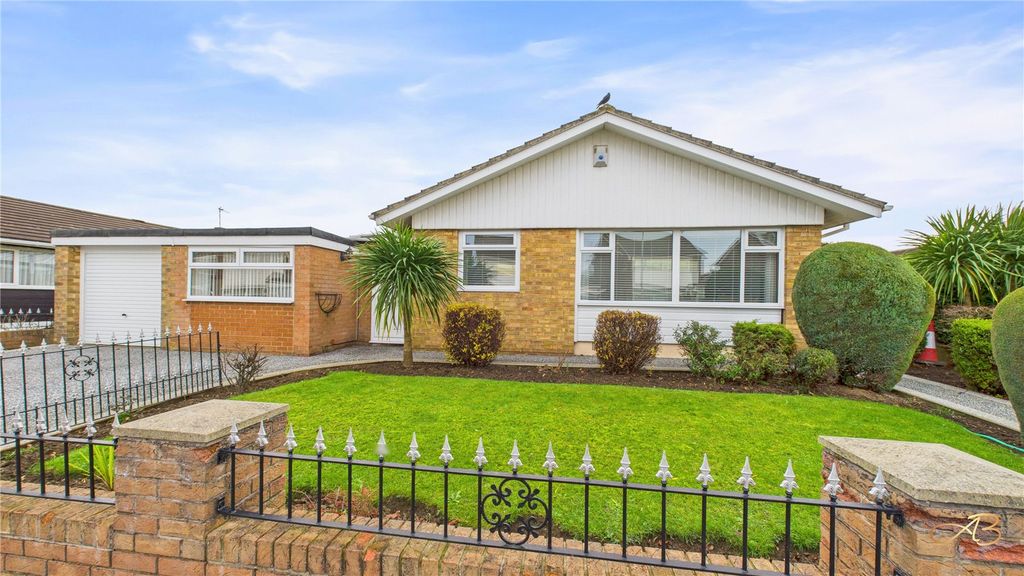 4 bed bungalow for saleHall Drive, Acklam, Middlesbrough TS5