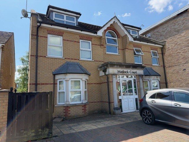 Property photo 1 of 10 2 Bed Flat