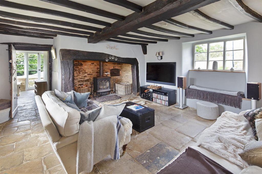 Property photo 2 of 20 Barton15.Jpg