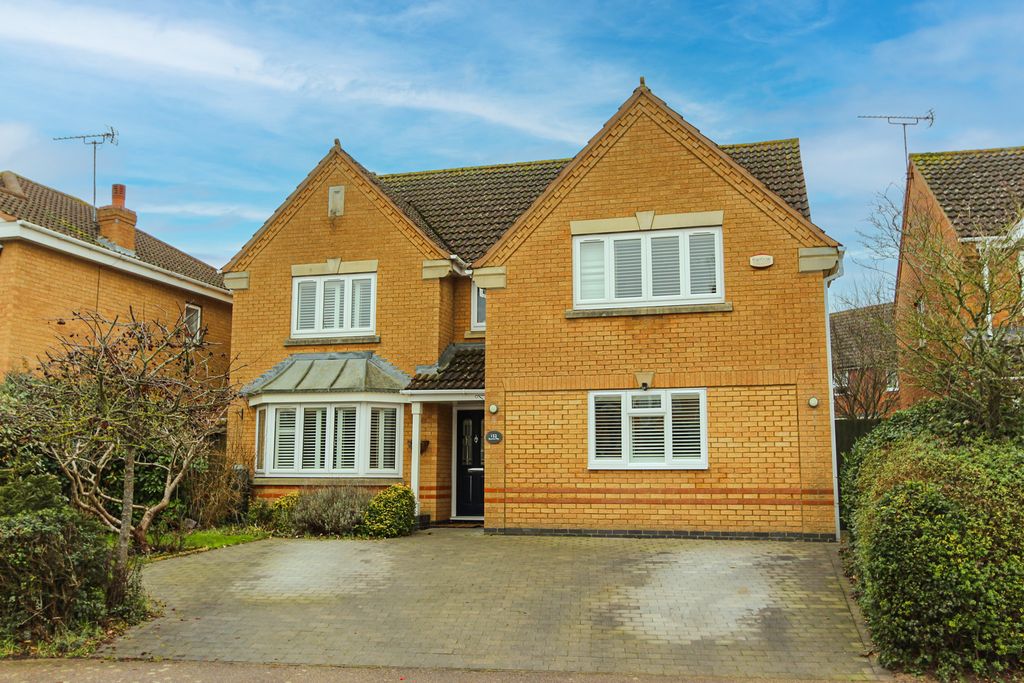 Property photo 1 of 19 Front