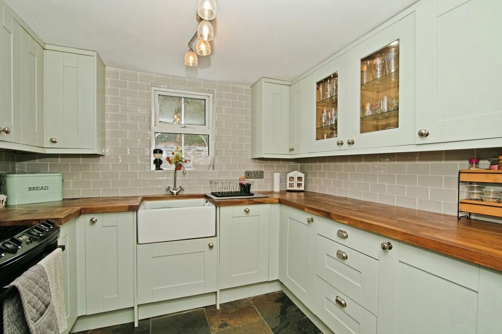 Property photo 3 of 18 Pbox-Img.Jpg
