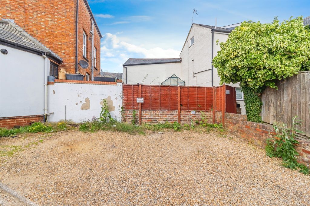 Property photo 2 of 11