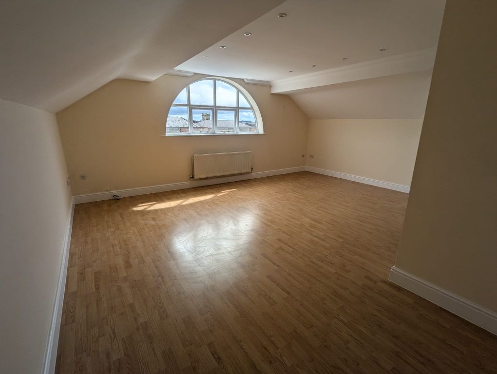 Property photo 3 of 10 Living Room