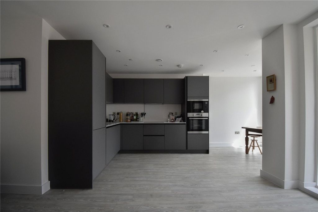 Property photo 2 of 9 Picture No. 10