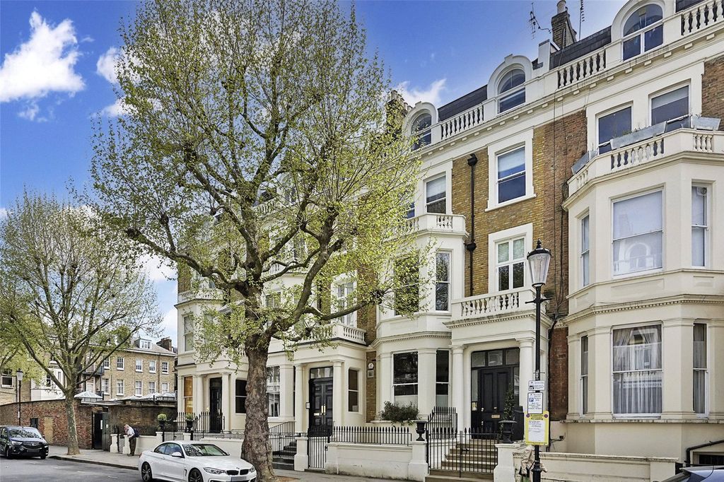 Property photo 2 of 11 Exterior