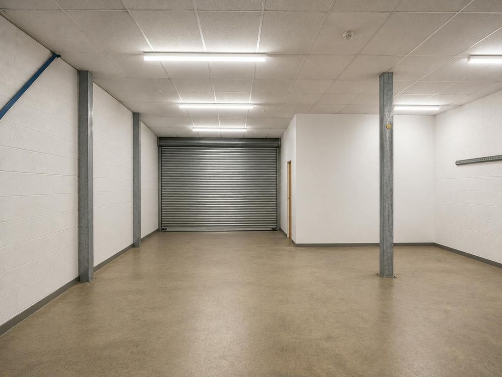 Property photo 3 of 11 Warehouse