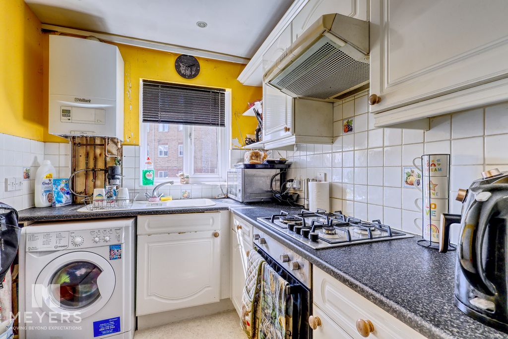 Property photo 3 of 17
