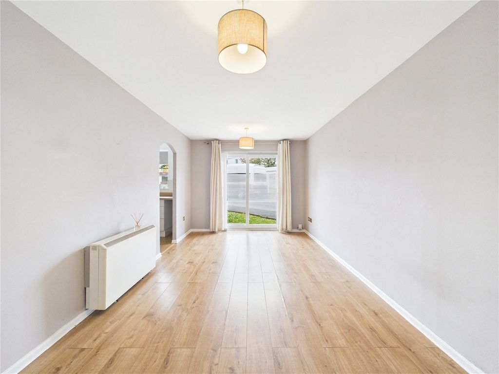 Property photo 1 of 12 Picture No. 18