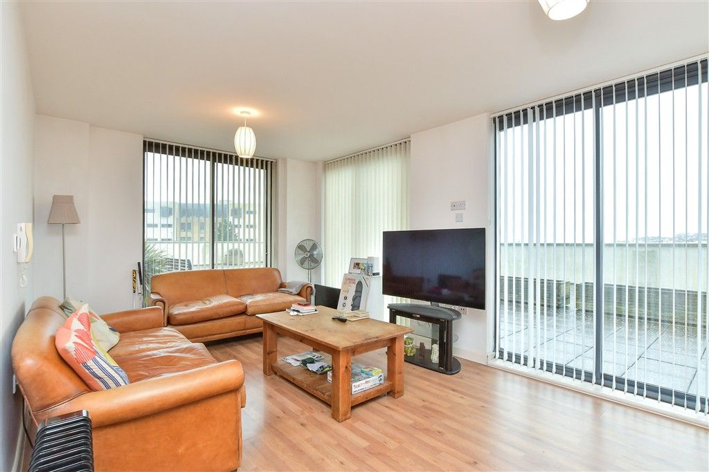 Property photo 2 of 11 Lounge/ Kitchen