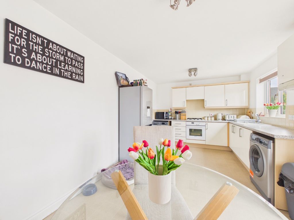 Property photo 2 of 13 4887274