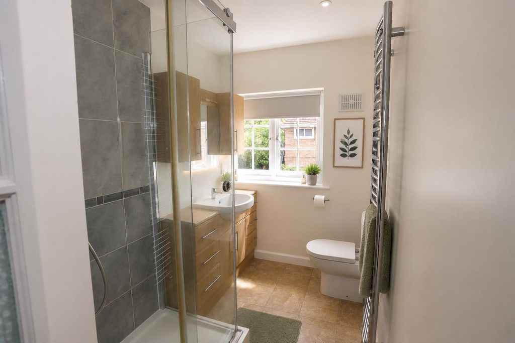 Property photo 3 of 8 Bathroom.Png