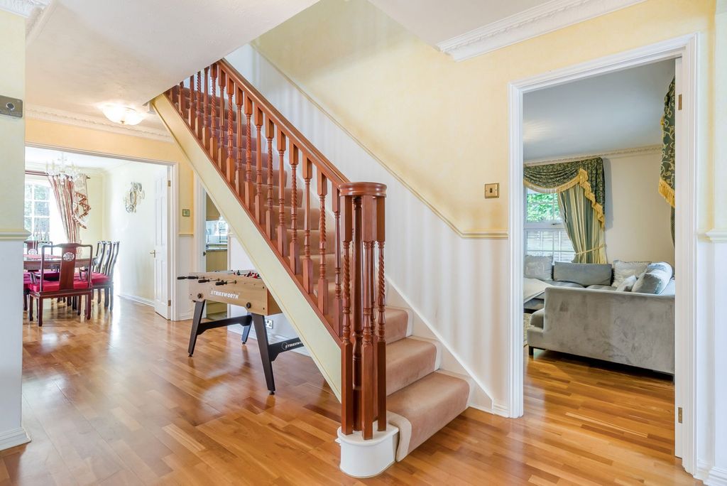 Additional image 8 of 4 bed detached house for salePotters Heights Close, Pinner HA5