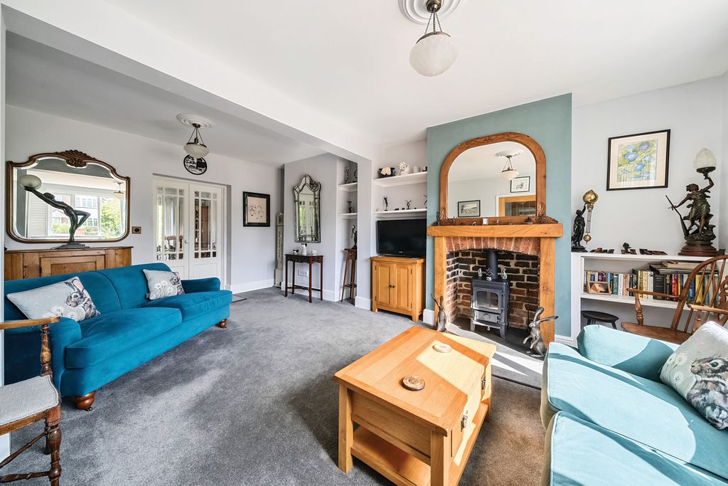 Property photo 2 of 20