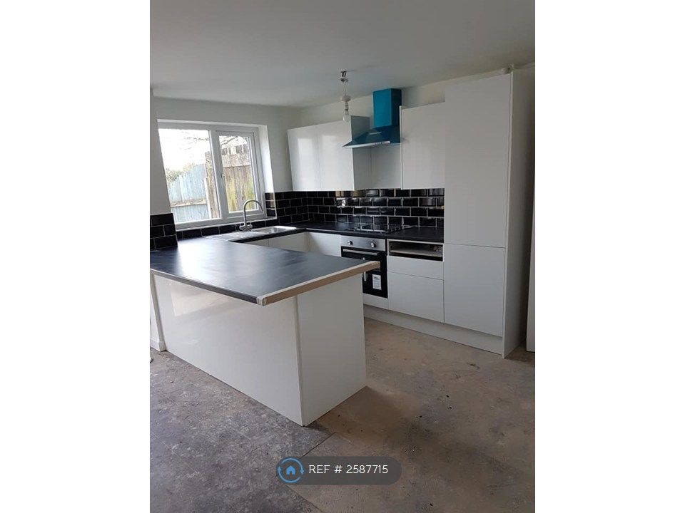 Property photo 1 of 6 Newly Refitted Kitchen.