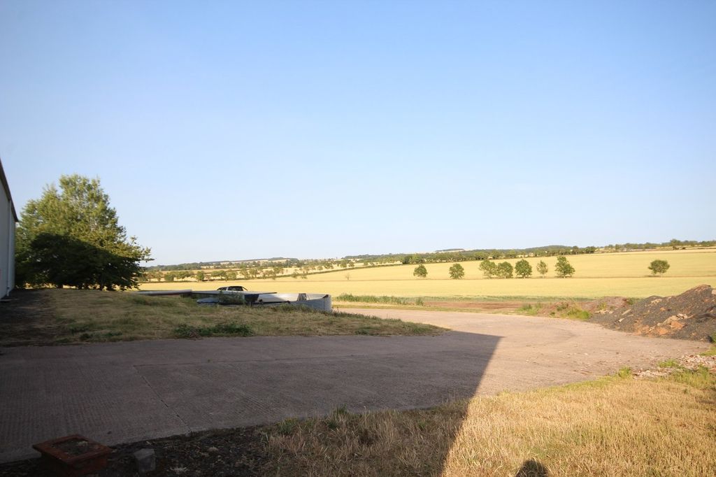 Property photo 2 of 6