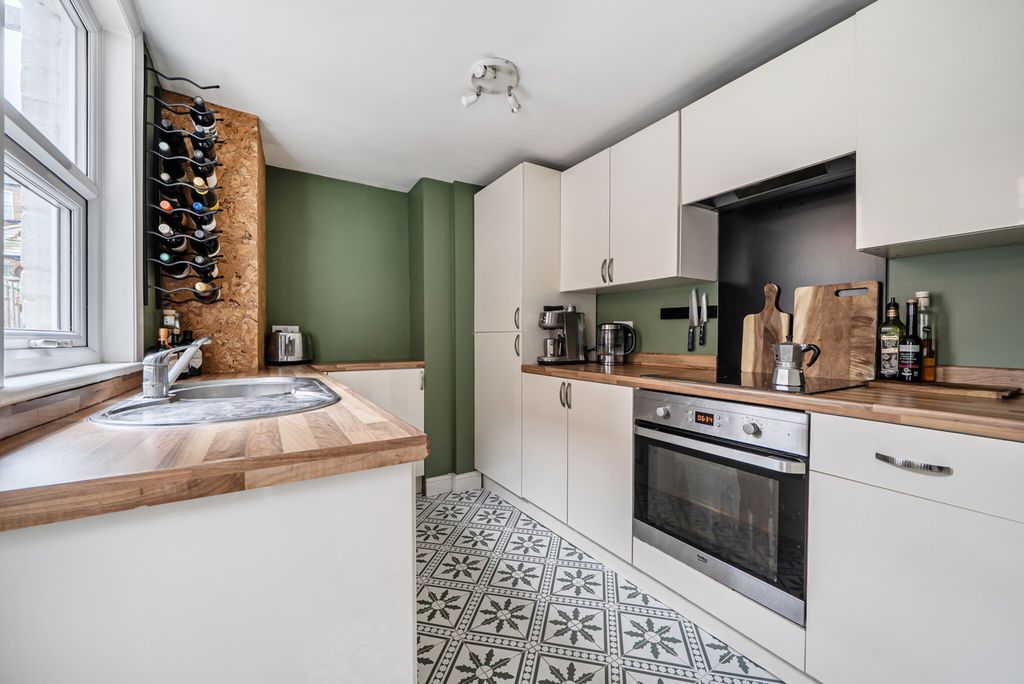 Property photo 3 of 25 1405597-15-697B5d...