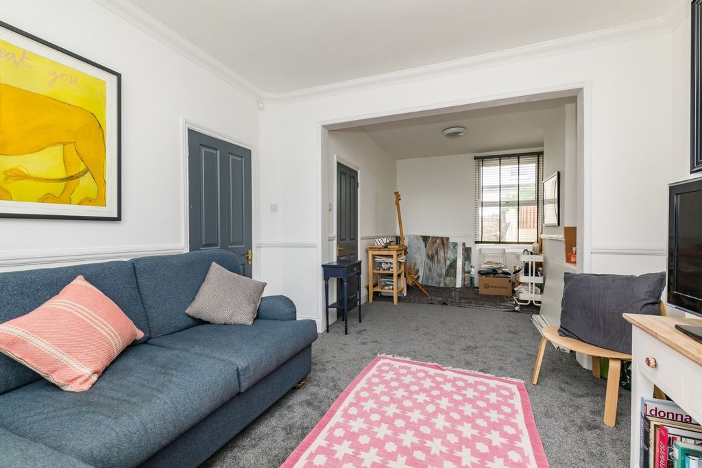 Property photo 3 of 12