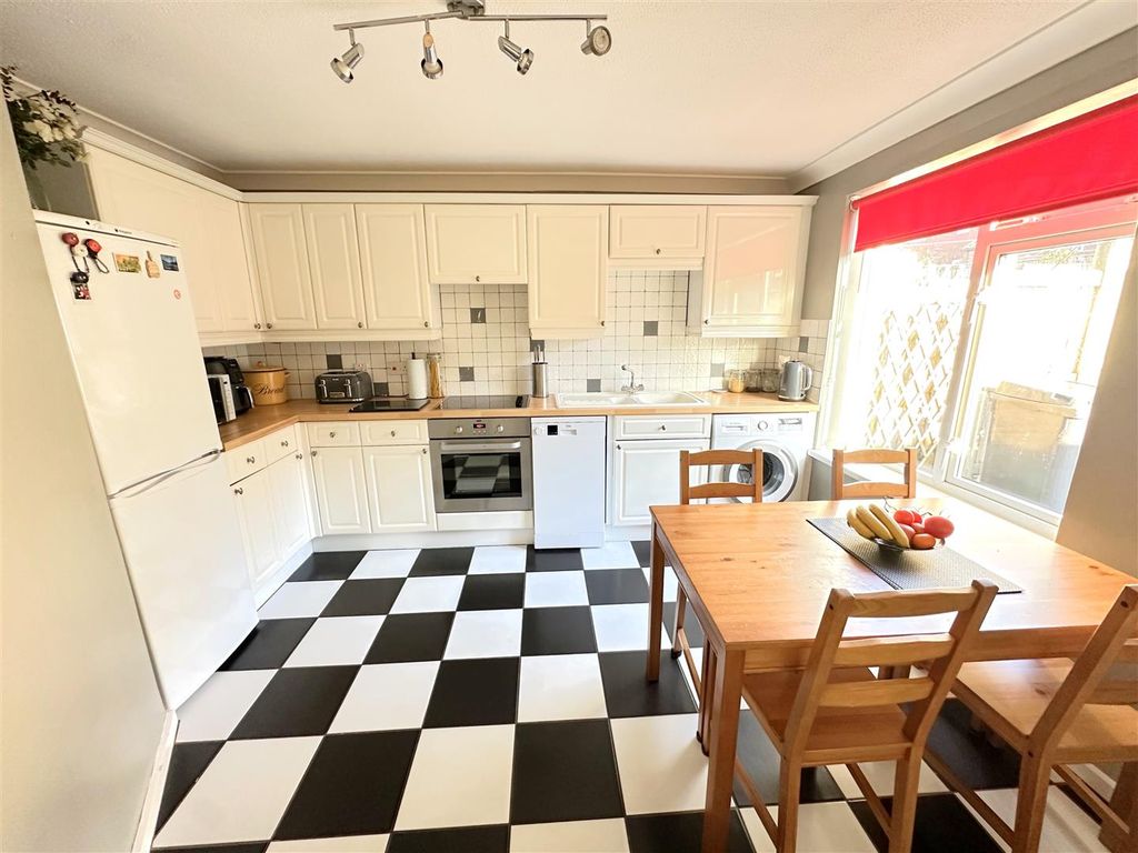 Property photo 2 of 27 Dining Kitchen