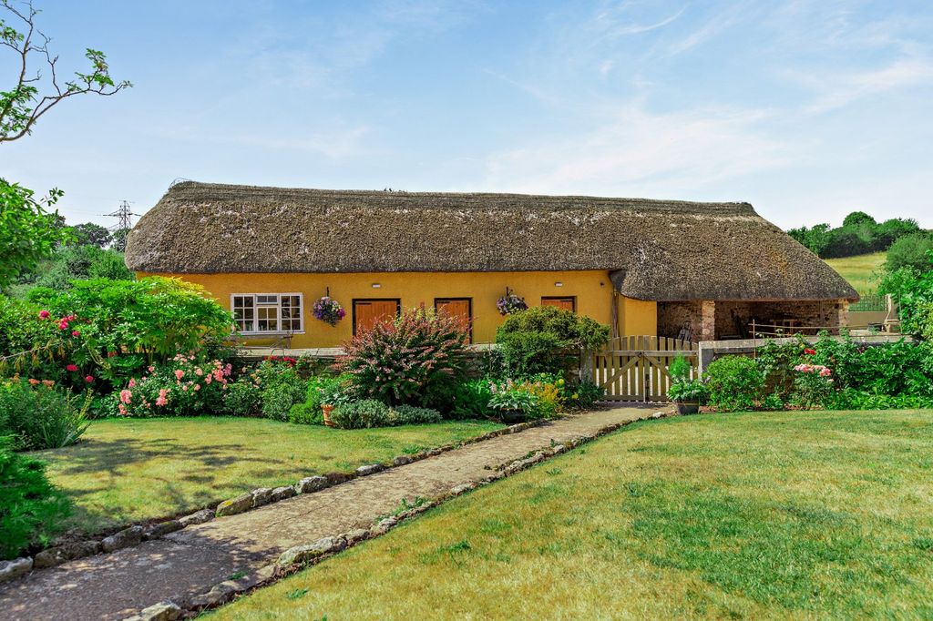 Property photo 3 of 23 Outbuilding