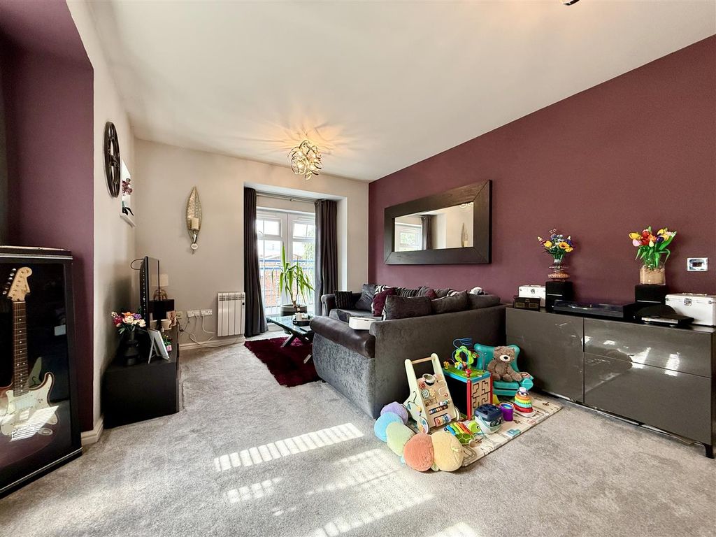 Property photo 2 of 10 3