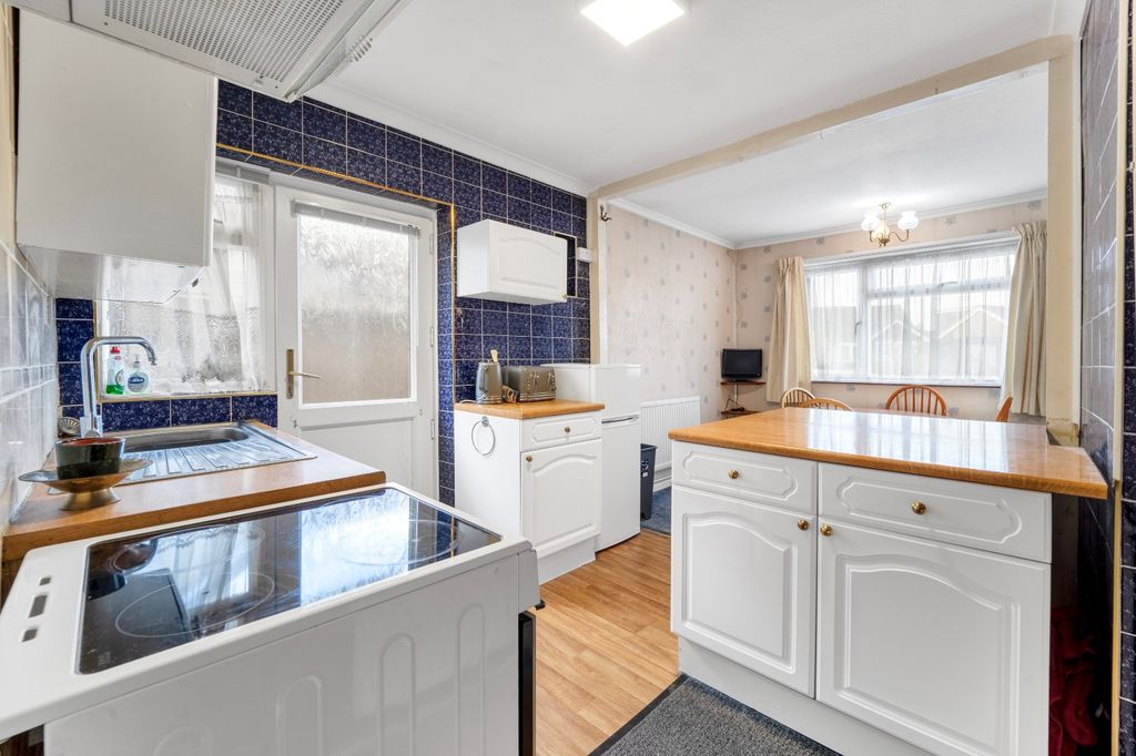 Property photo 3 of 12 4624934