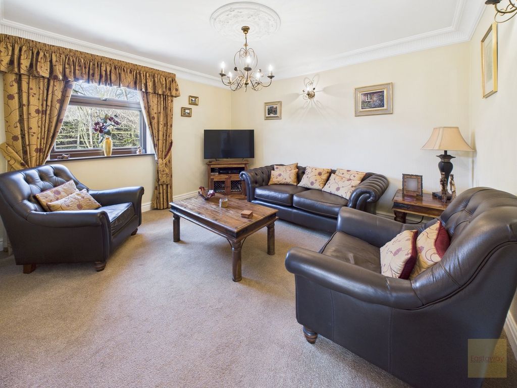 Property photo 2 of 28 Snug