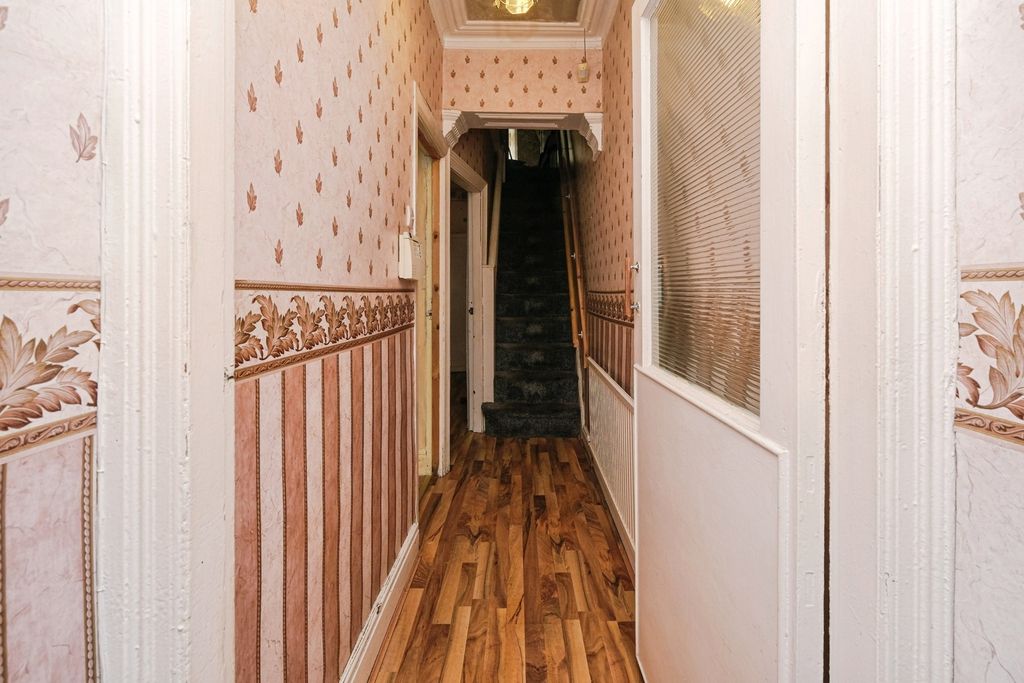 Property photo 3 of 13 Pbox-Img.Jpg