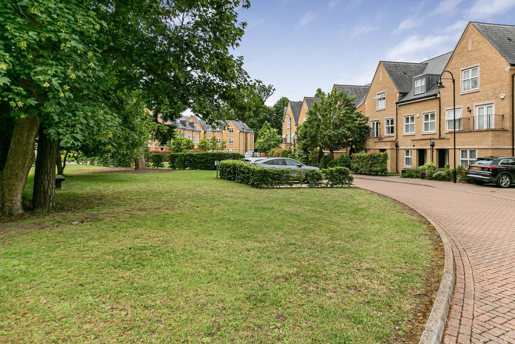 Property photo 2 of 19 Communal Grounds