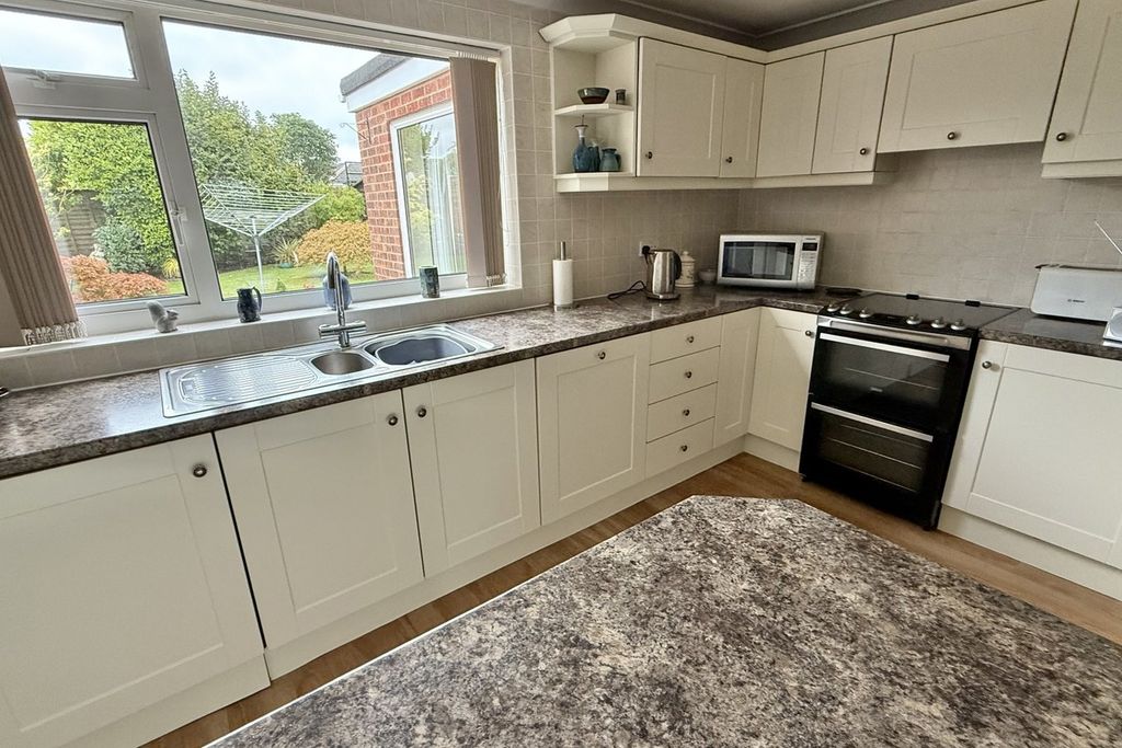 Property photo 3 of 30