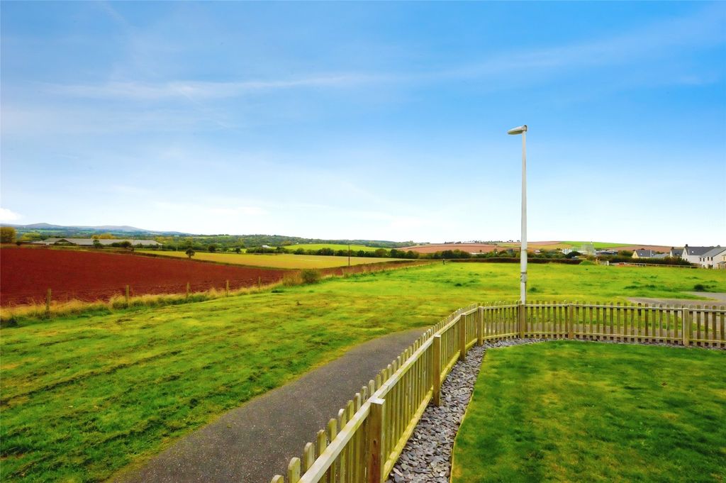 Property photo 2 of 11 Picture No. 21