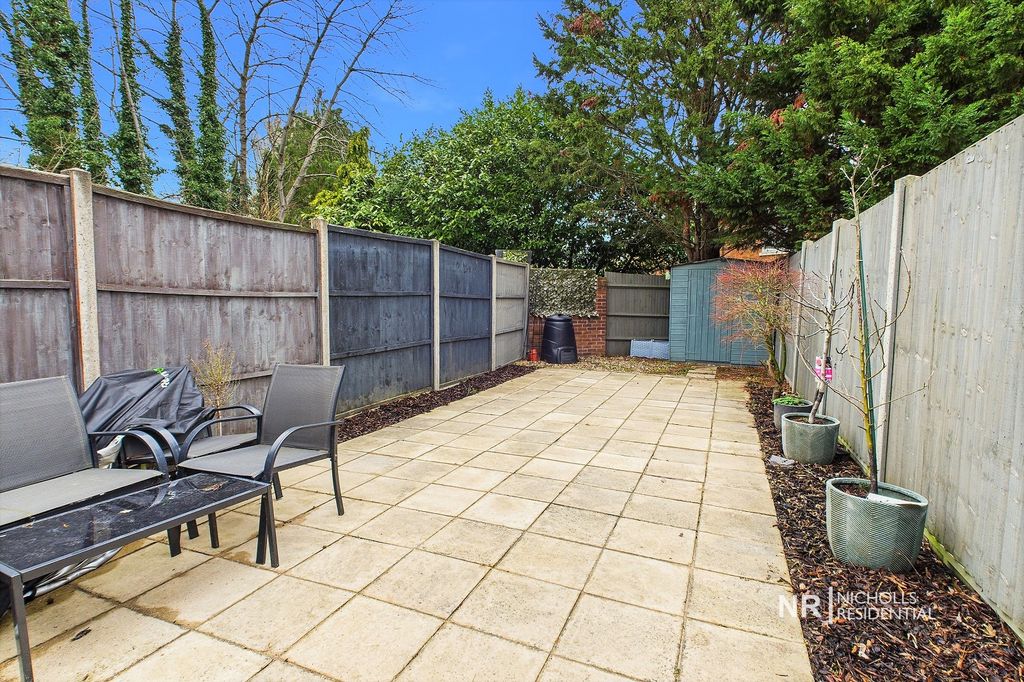 Property photo 2 of 16 Garden