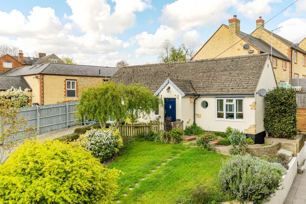 Property photo 3 of 33