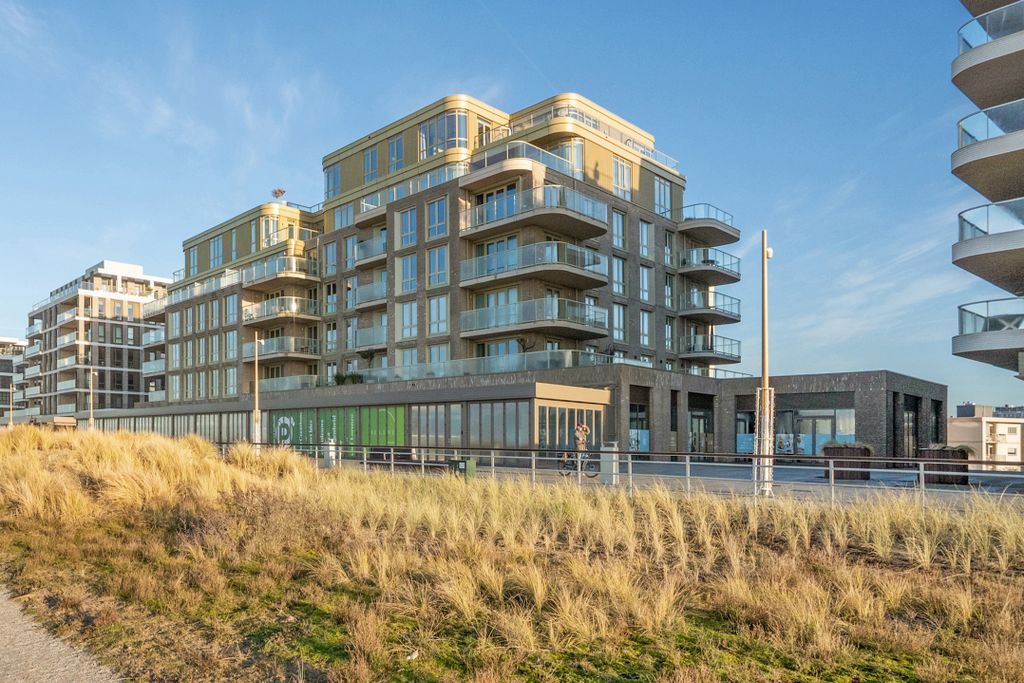 Property photo 3 of 38