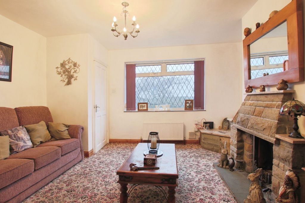 Property photo 3 of 12 4827375