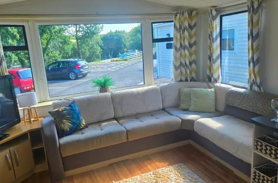 Property photo 3 of 19 8