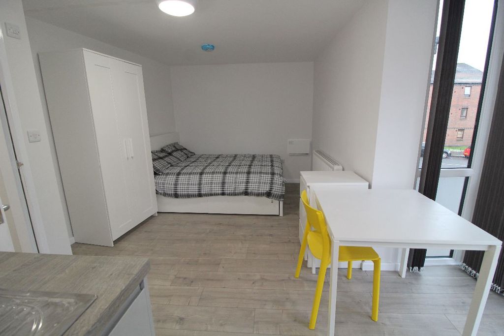 Property photo 2 of 6