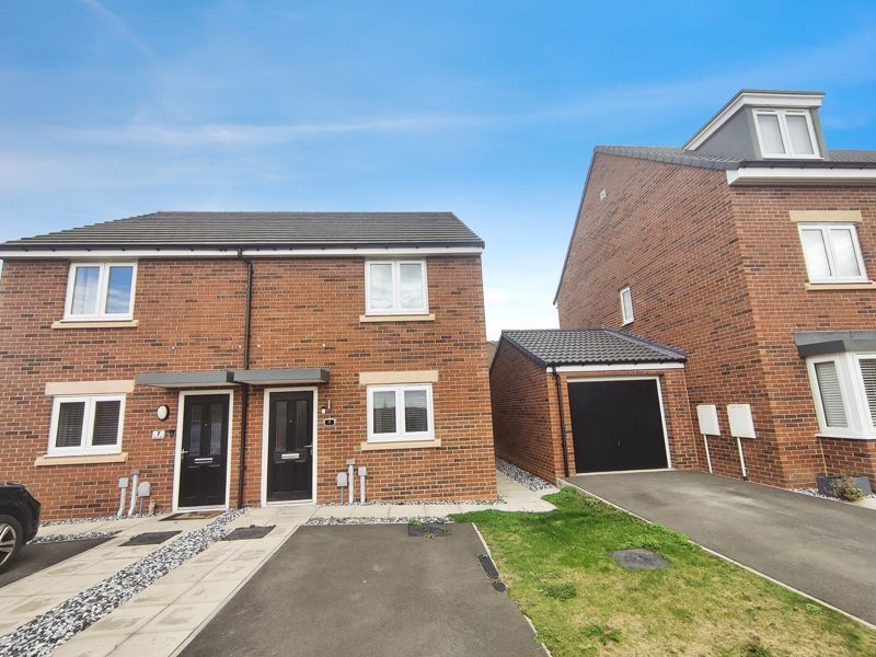 Property photo 1 of 8 Photo 4